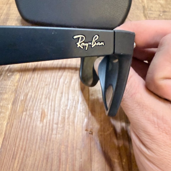 Ray-Ban Matte Black Sunglasses RB2132 New Wayfarer - Picture 8 of 9